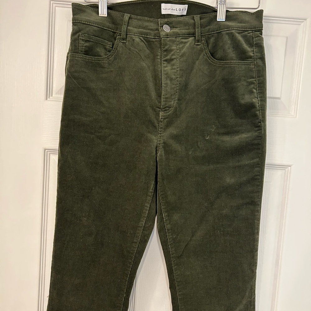 Loft size 8 green high wastes skinny corduroy pants
